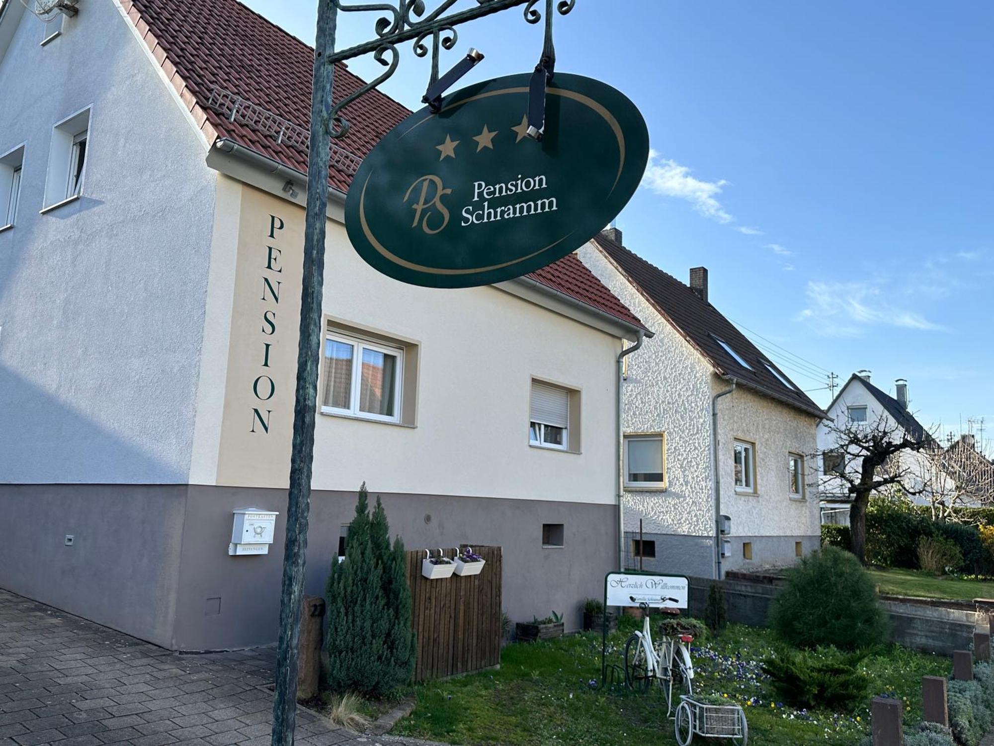 Pension Schramm Карлсруэ Экстерьер фото